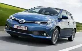 AURIS sedan